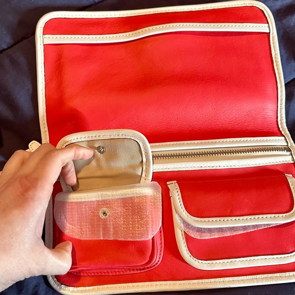 Bright pink Coach clutch NWT great for summer!!! - Picture 3 of 9